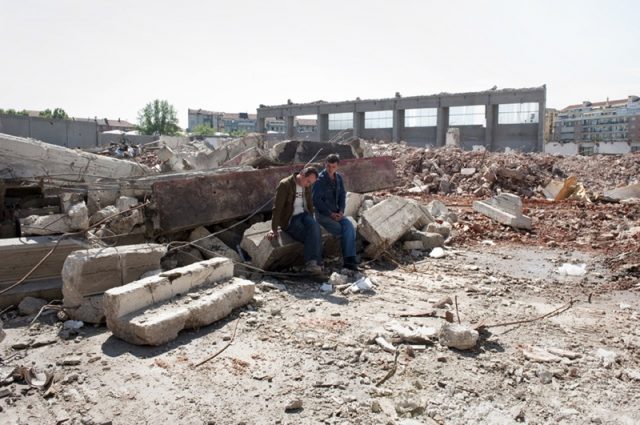 La fabbrica è piena 01