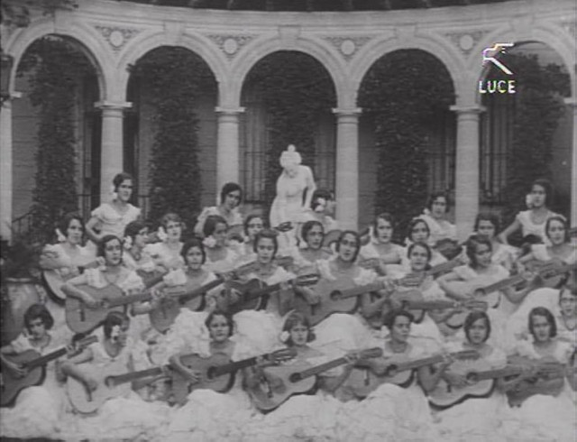 Femmine Folle Polvere D'archivio 3